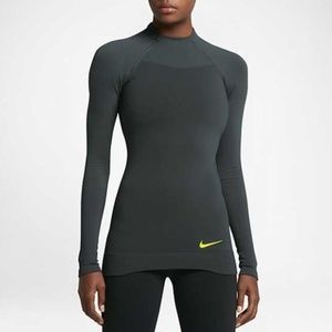 Nike Pro HyperWarm Training Top